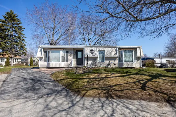 22 Champlain CT, Clarington, ON L1B 1A5