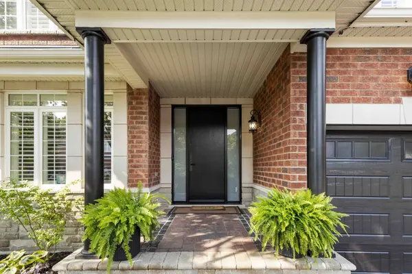 12 Branthaven CT, Whitby, ON L1M 0B2