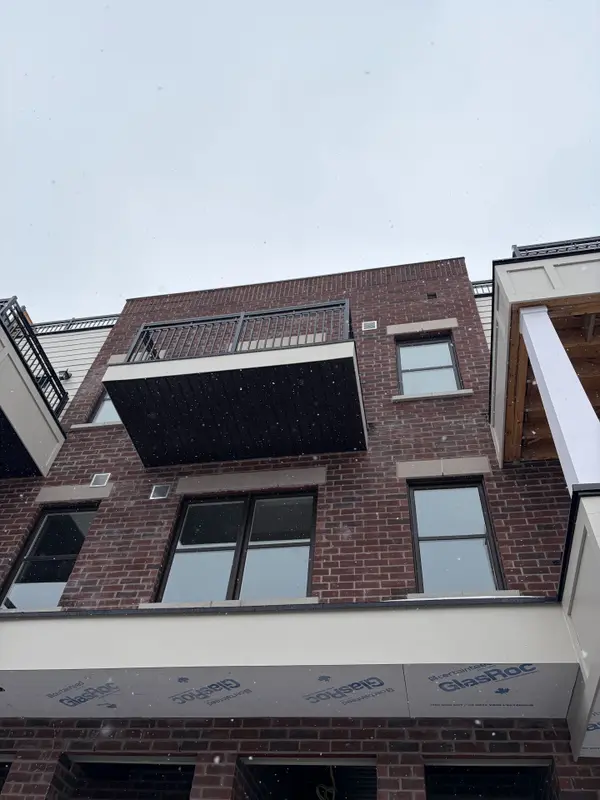 15100 Yonge ST, Aurora, ON L4G 1M2