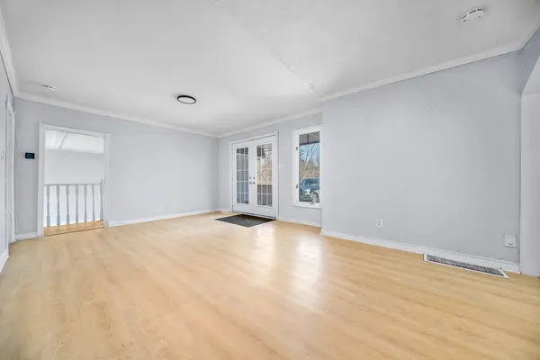 300 Metro RD N, Georgina, ON L4P 3C8