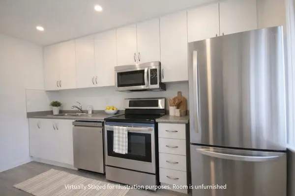 28 Eastbourne CRES #Upper, Toronto W06, ON M8V 1W8