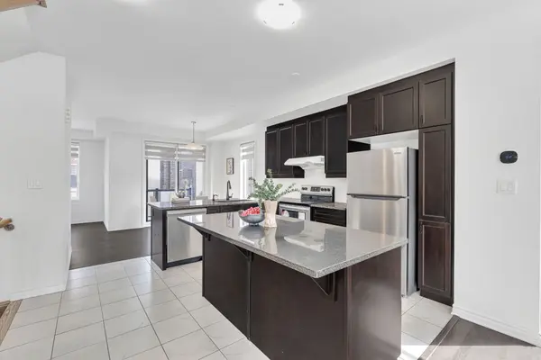 2 Summer Wind LN, Brampton, ON L7A 0B6