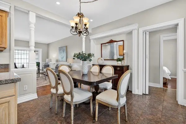 1374 Secord AVE, Oakville, ON L6L 2L1