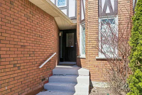 3307 Charlebrook CT, Mississauga, ON L5L 5B5