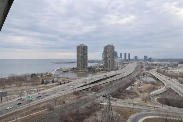 105 The Queensway N/A #2109, Toronto W01, ON M6S 5B5