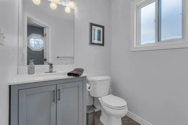 216 Thames ST N, Ingersoll, ON N5C 3E4