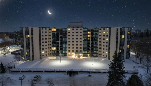 19 Woodlawn RD E #303, Guelph, ON N1H 7B1