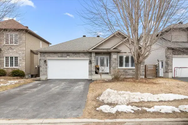 35 Honore CRES, The Nation, ON K0A 2M0