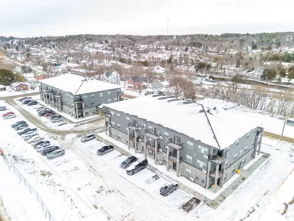 78B Queen ST #301, Bonnechere Valley, ON K0J 1T0