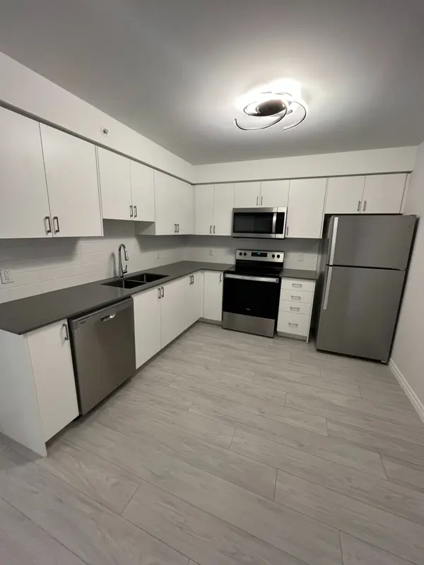 50 Otterbein RD #405, Kitchener, ON N2B 3B7