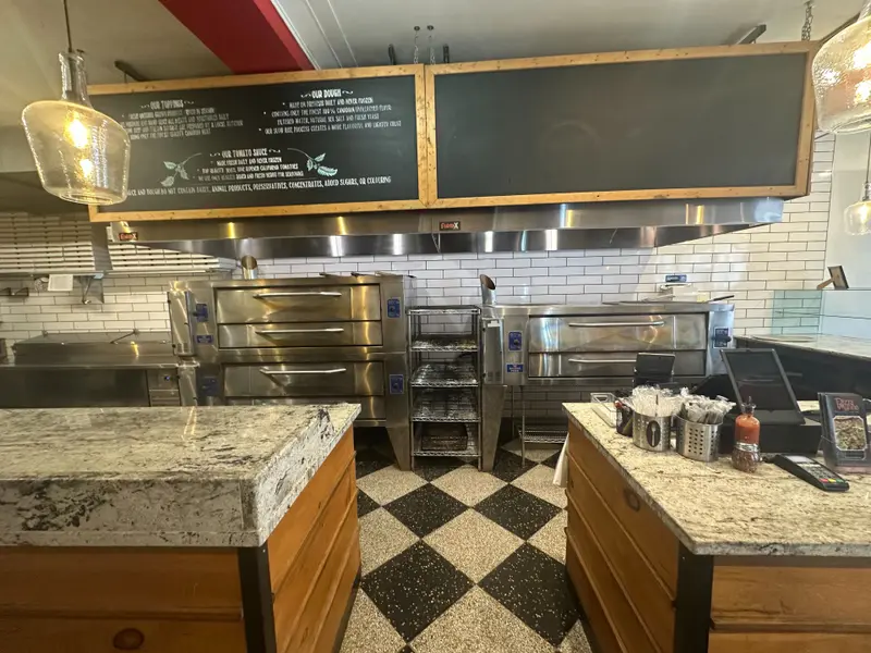 35 King ST E, Oshawa, ON L1H 1B2