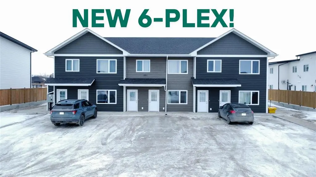 201 Lynnwood Bay, Altona, MB R0G 0B1