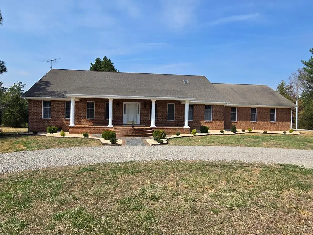 375 Schoolhouse RD, Farmville, VA 23901