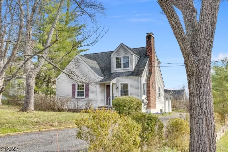 24 Riverwood Ave, Bedminster Twp., NJ 07921