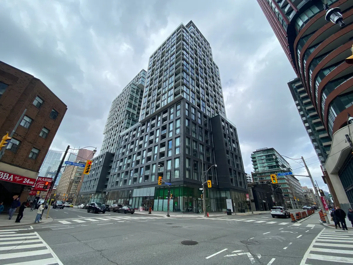 158 Front ST E #1418, Toronto C08, ON M5A 0K9