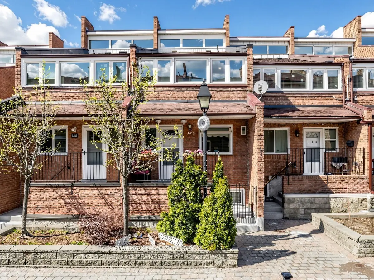 50 Scarborough Golf Club RD #189, Toronto E08, ON M1M 3T5