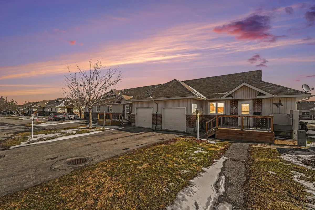 197 Oak Leaf Private, Stittsville - Munster - Richmond, ON K0A 2Z0