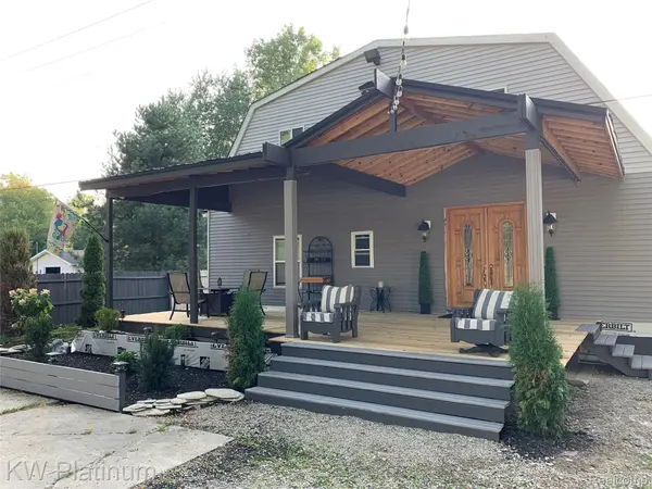 5161 Parker RD, Fort Gratiot Charter Township, MI 48059