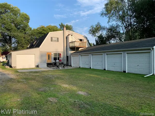 5161 Parker RD, Fort Gratiot Charter Township, MI 48059