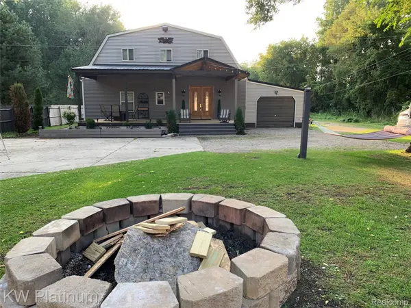 5161 Parker RD, Fort Gratiot Charter Township, MI 48059