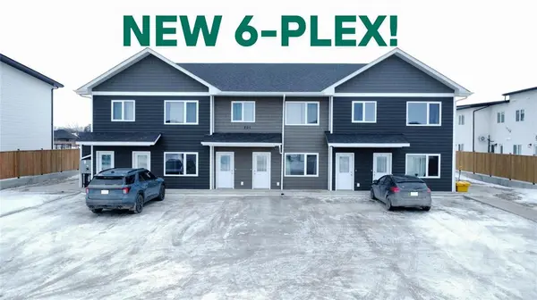 201 Lynnwood Bay, Altona, MB R0G 0B1