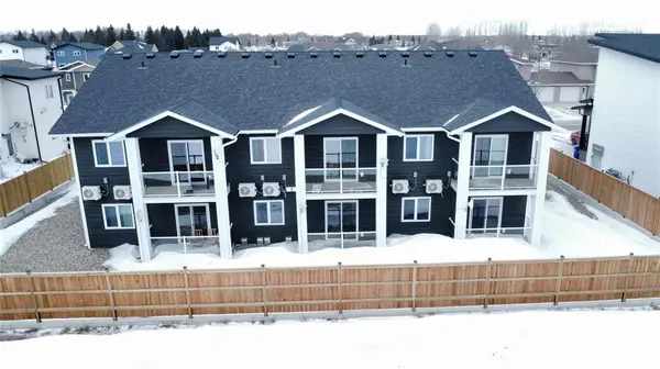 201 Lynnwood Bay, Altona, MB R0G 0B1