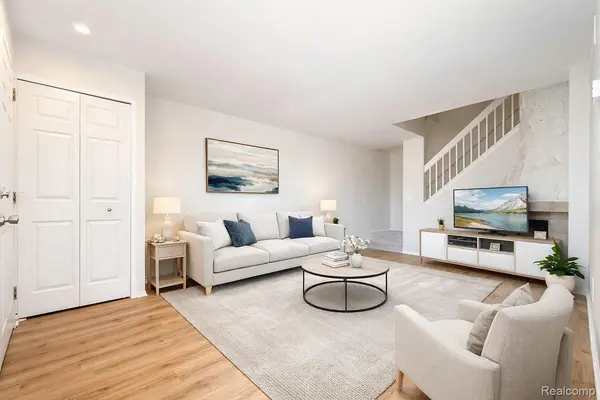 22211 Pondview #Unit 27, Novi, MI 48375