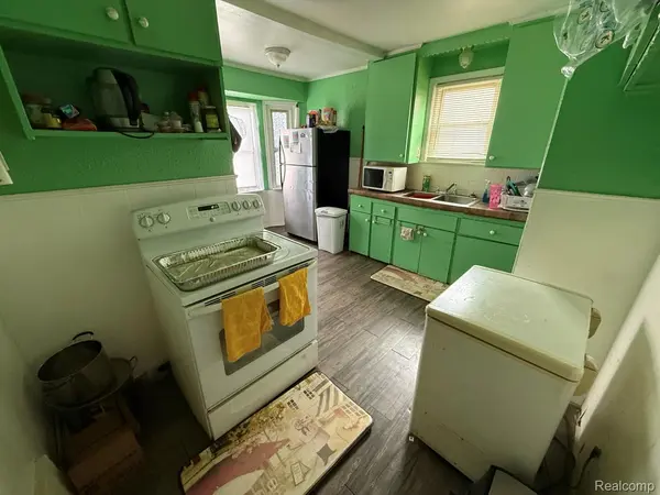 15650 Maddelein ST, Detroit, MI 48205