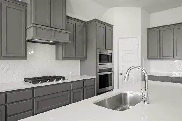 369 Paddle Boat Drive, Granbury, TX 76049