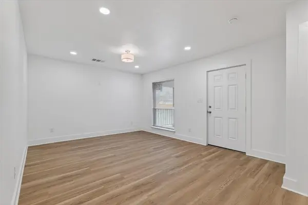 1227 Fernwood Avenue, Dallas, TX 75216