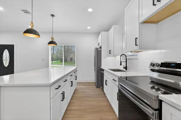 522 Avenue G, Dallas, TX 75203