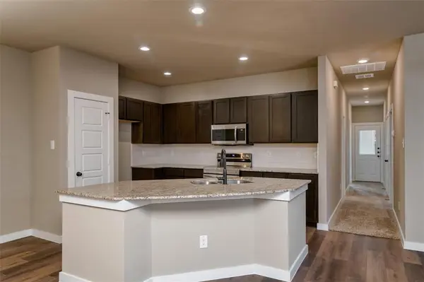 704 Harvest Moon Drive, Venus, TX 76084