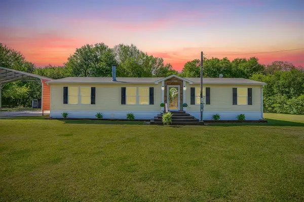 6500 County Road 308, Grandview, TX 76050