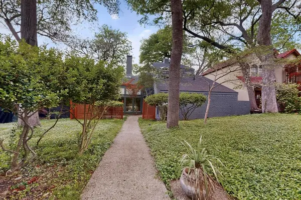 925 Easton Place, Dallas, TX 75218