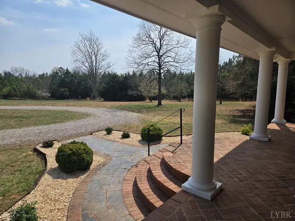 375 Schoolhouse RD, Farmville, VA 23901