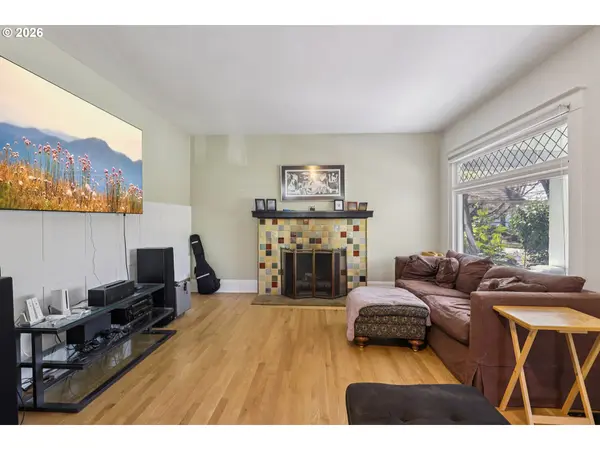 2456 NE 7TH AVE, Portland, OR 97212