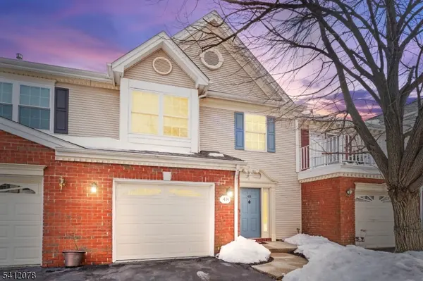 48 Sapphire Ln, Franklin Twp., NJ 08823