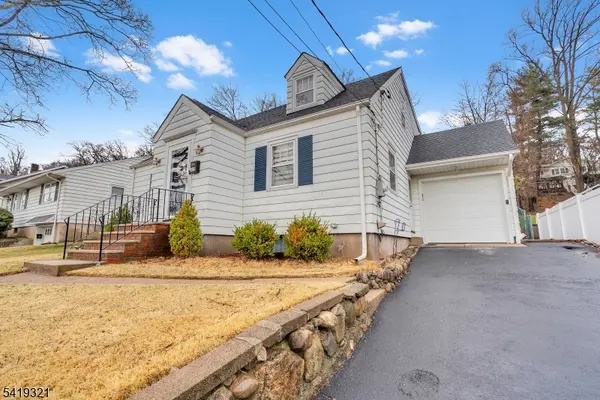 154 Watchung Dr, Hawthorne Boro, NJ 07506