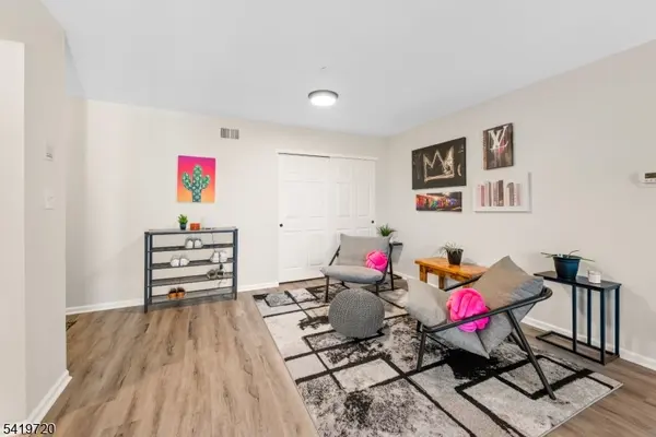 67 Brookside Ln, Mount Arlington Boro, NJ 07856