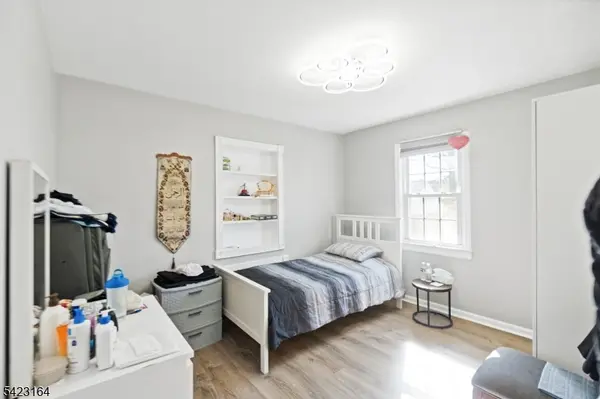 154 Orchard St, Elmwood Park Boro, NJ 07407