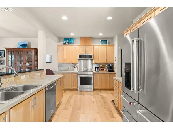 312 NE 105TH AVE, Hillsboro, OR 97006