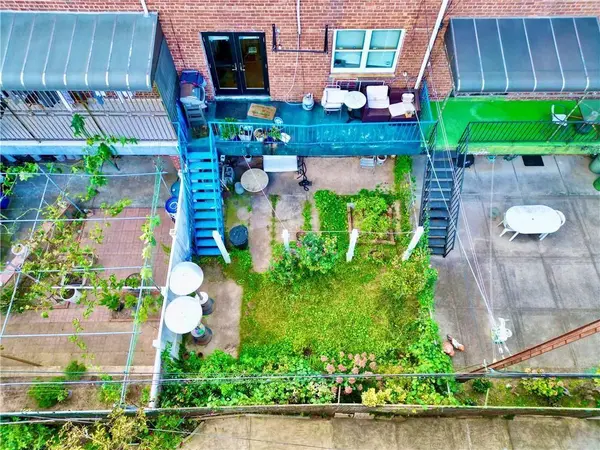 7109 10th AVE, Brooklyn, NY 11228