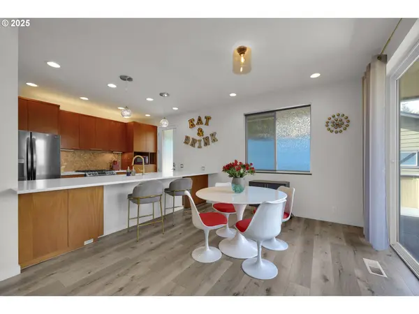 77 BANGLE CT, Cottage Grove, OR 97424