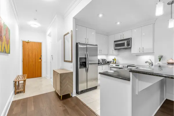 55 Delisle AVE #501, Toronto C02, ON M4V 3C2