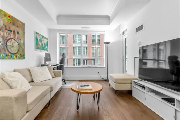 55 Delisle AVE #501, Toronto C02, ON M4V 3C2