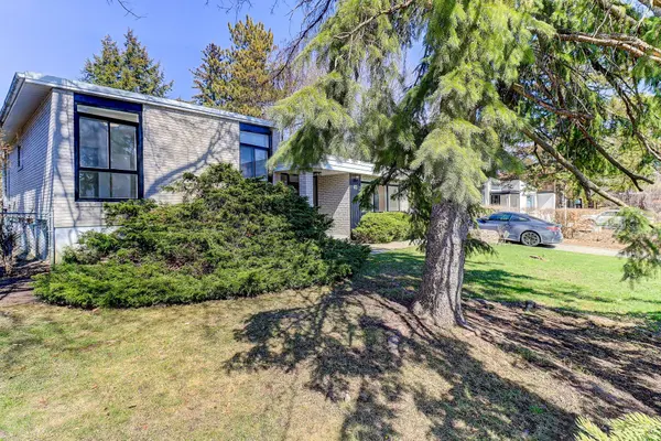 83 Larkfield DR, Toronto C13, ON M3B 2H5