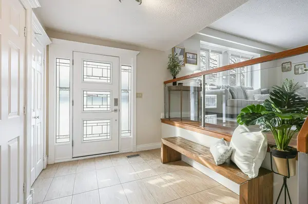 11 Lorraine CT, Clarington, ON L1C 3L5