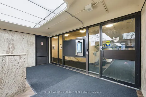 1 Massey SQ #1514, Toronto E03, ON M4C 5L4