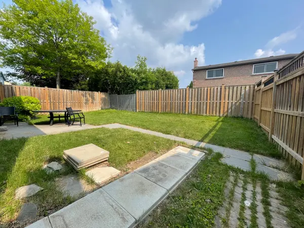 55 Batson DR #Rear, Aurora, ON L4G 3P9