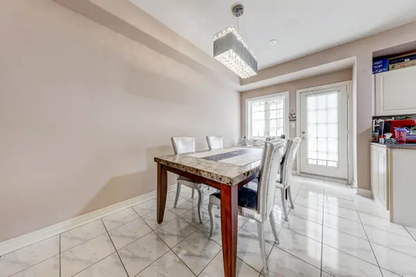 190 Harding BLVD W #84, Richmond Hill, ON L4C 0J9